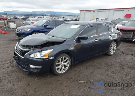 2015 Nissan Altima 2.5/2.5 S/2.5 Sl/2.5 Sv z USA, uszkodzony, nr VIN 1N4AL3AP8FN311850